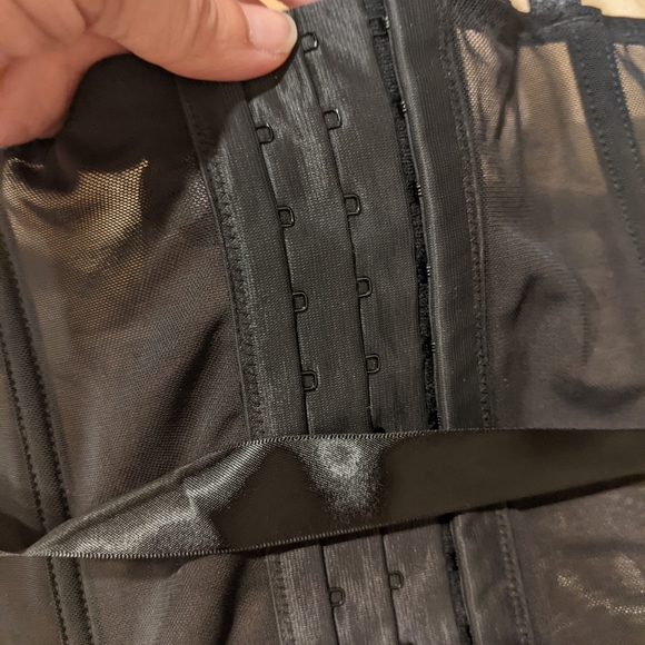 Cacique lace corset - Picture 4 of 10